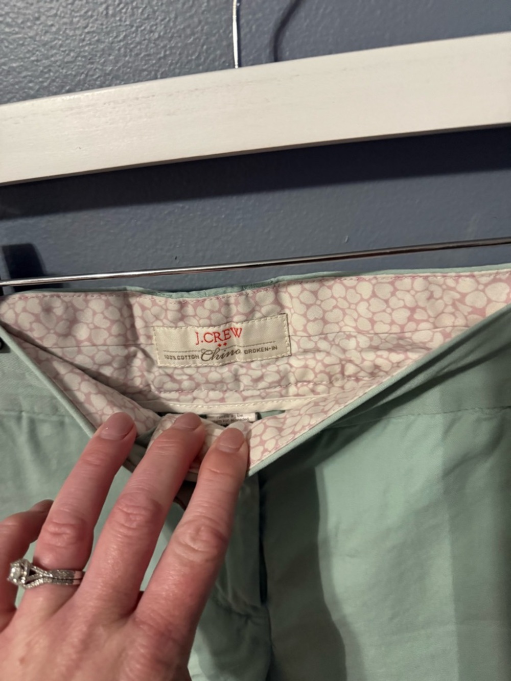 BUNDLE Price includes 5 pair J. Crew Chino Shorts-size 6. - Picture 13 of 13